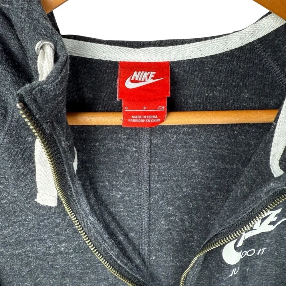 Nike Lightweight Zip Up Hooded Jacket Womens Small